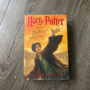 HARRY POTTER AND THE DEATHLY HALLOWS BOOK